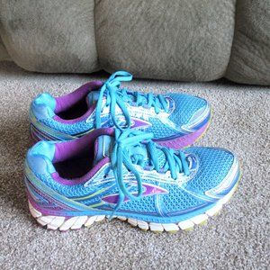 Women's Brooks Adrenaline GTS-15 Running Shoes 8M